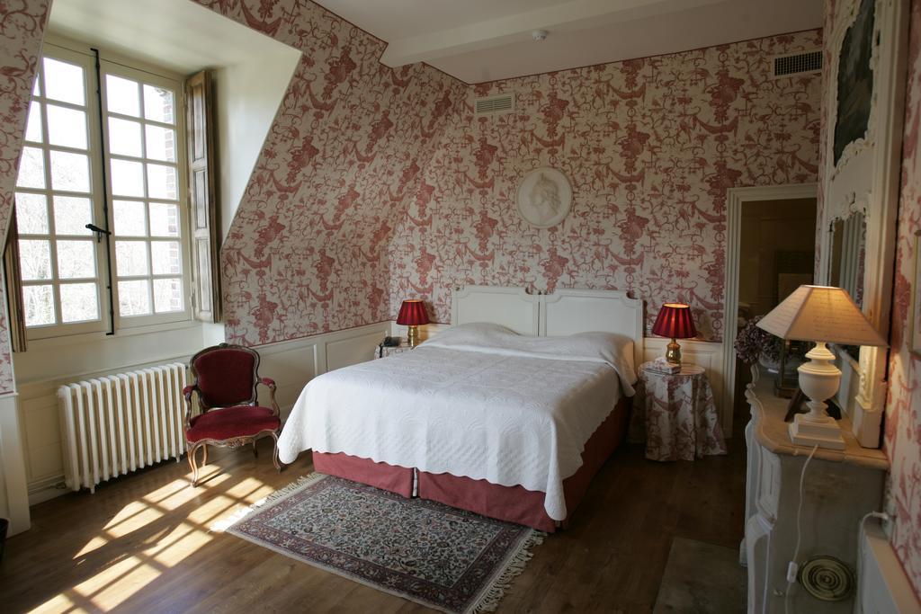 Chateau-Hotel De Bourron Exteriör bild