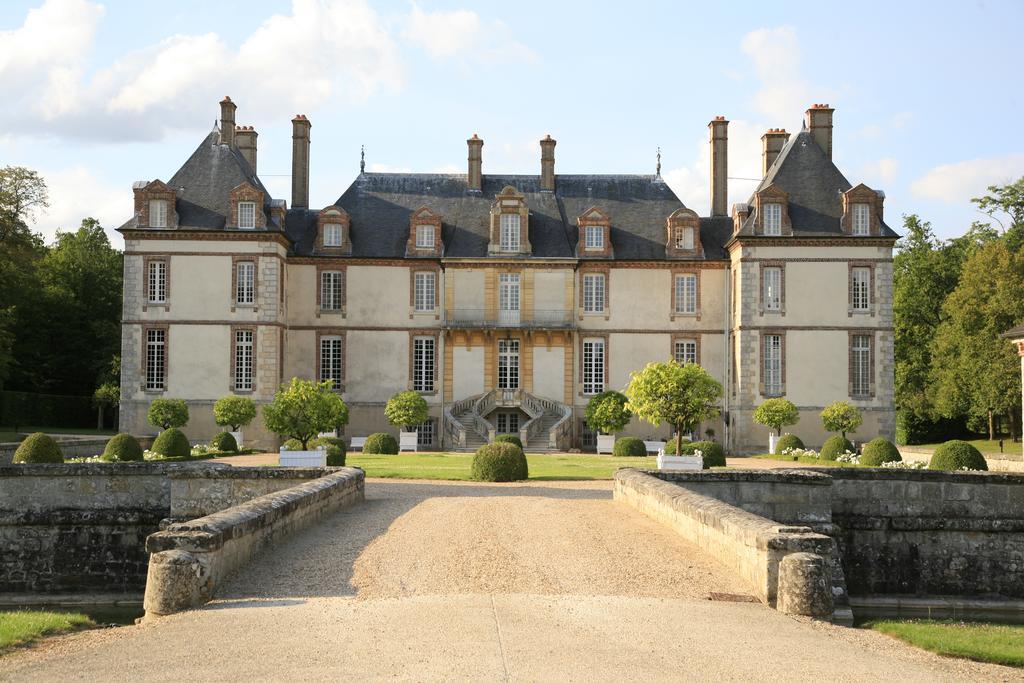 Chateau-Hotel De Bourron Exteriör bild