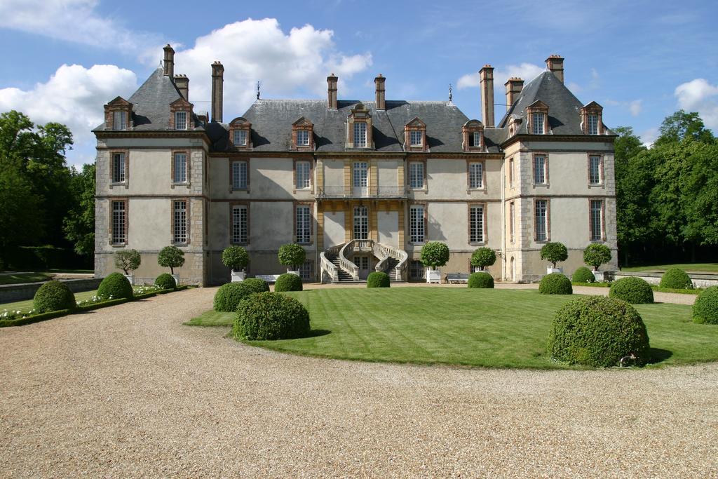 Chateau-Hotel De Bourron Exteriör bild